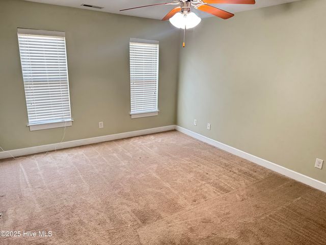 1801 Fox Den Way 2, Greenville, NC 27858