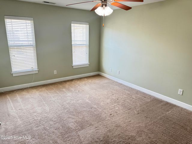 1801 Fox Den Way 2, Greenville, NC 27858