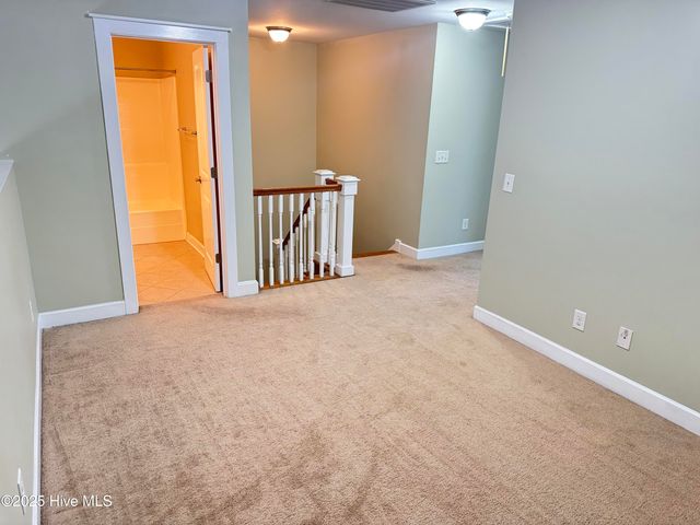 1801 Fox Den Way 2, Greenville, NC 27858