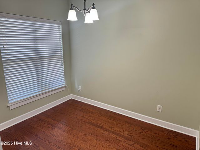 1801 Fox Den Way 2, Greenville, NC 27858