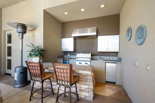 137 Waterford Circle, Rancho Mirage, CA 92270