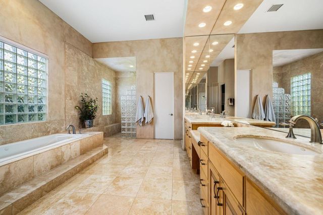 137 Waterford Circle, Rancho Mirage, CA 92270