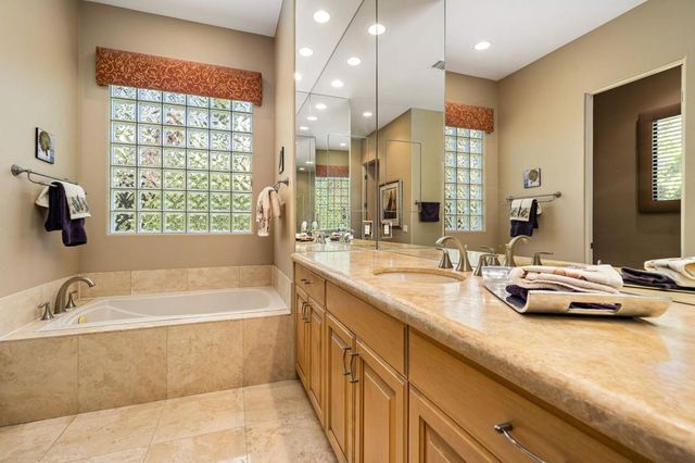 137 Waterford Circle, Rancho Mirage, CA 92270