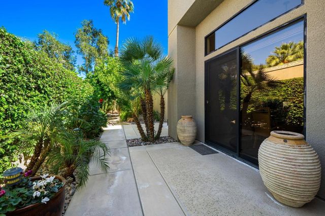 137 Waterford Circle, Rancho Mirage, CA 92270