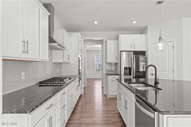 792 Nancy Drive, Aurora, OH 44202