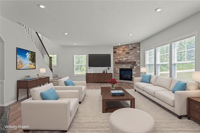 792 Nancy Drive, Aurora, OH 44202