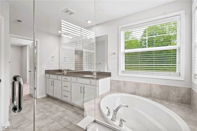 792 Nancy Drive, Aurora, OH 44202