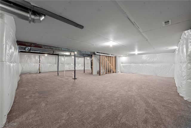 792 Nancy Drive, Aurora, OH 44202