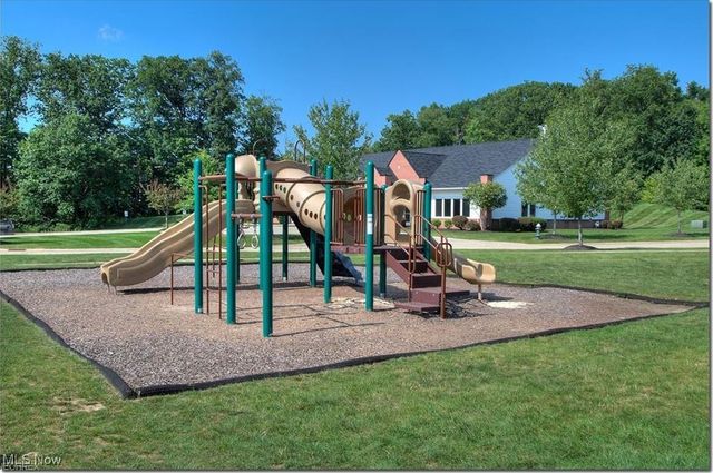 792 Nancy Drive, Aurora, OH 44202