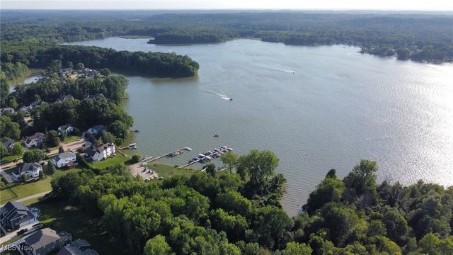 792 Nancy Drive, Aurora, OH 44202