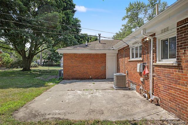 2313 Saint Joseph Street, West Bloomfield, MI 48324