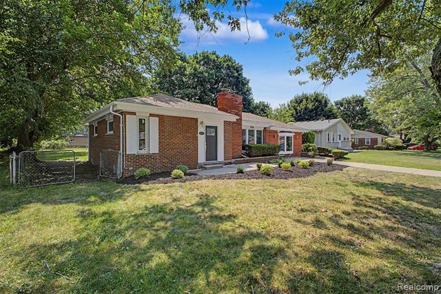 2313 Saint Joseph Street, West Bloomfield, MI 48324