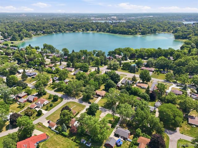 2313 Saint Joseph Street, West Bloomfield, MI 48324