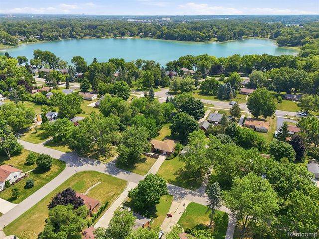 2313 Saint Joseph Street, West Bloomfield, MI 48324