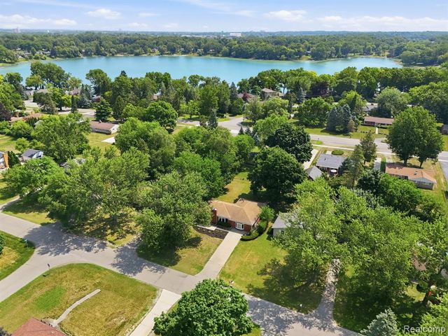 2313 Saint Joseph Street, West Bloomfield, MI 48324