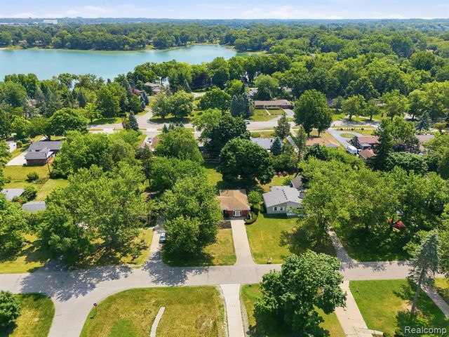 2313 Saint Joseph Street, West Bloomfield, MI 48324