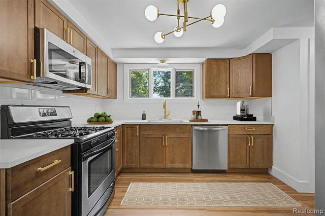 2313 Saint Joseph Street, West Bloomfield, MI 48324