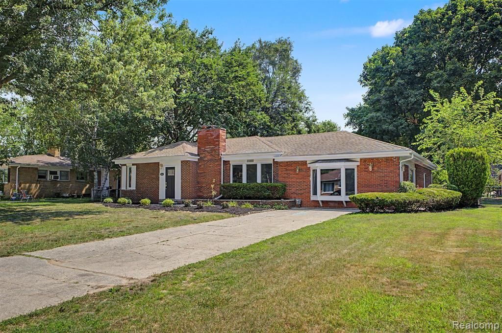 2313 Saint Joseph Street, West Bloomfield, MI 48324