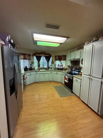 6675 N Lola, Fresno, CA 93722