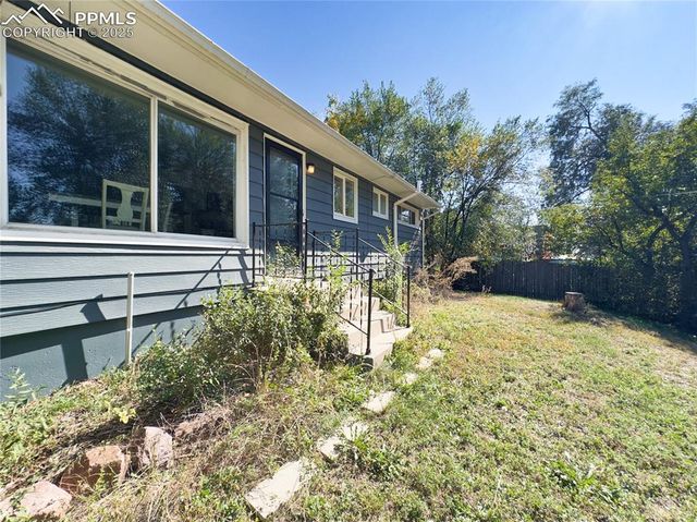 324 Davie Drive, Colorado Springs, CO 80911