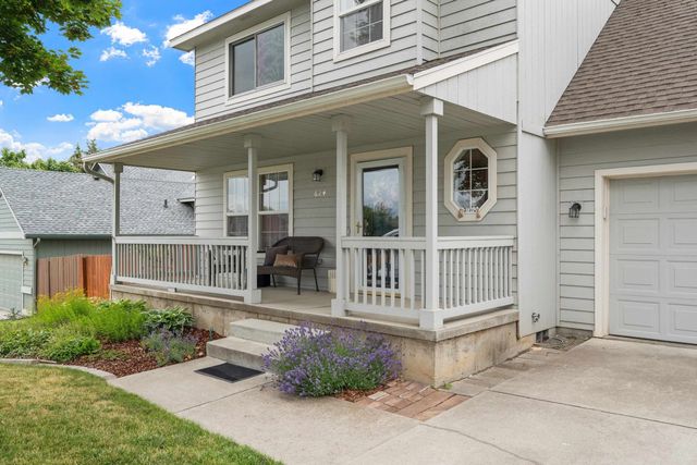 624 Golden Hills Dr, Cheney, WA 99004