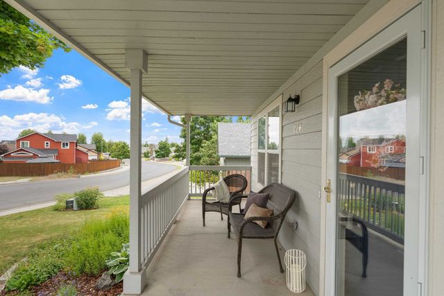 624 Golden Hills Dr, Cheney, WA 99004