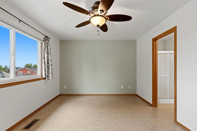 624 Golden Hills Dr, Cheney, WA 99004