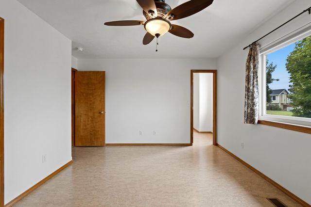 624 Golden Hills Dr, Cheney, WA 99004