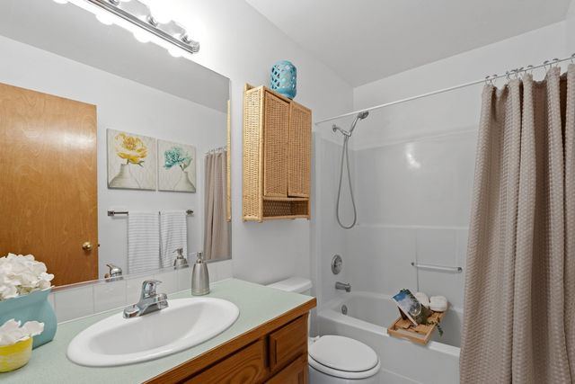 624 Golden Hills Dr, Cheney, WA 99004