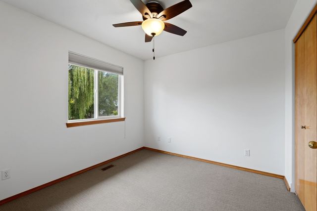 624 Golden Hills Dr, Cheney, WA 99004