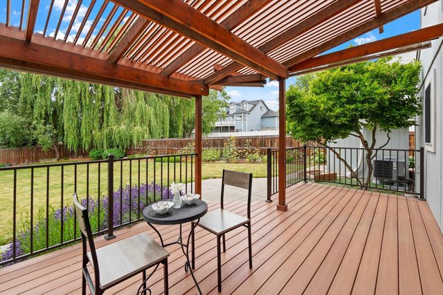 624 Golden Hills Dr, Cheney, WA 99004