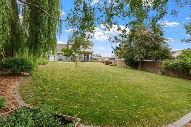 624 Golden Hills Dr, Cheney, WA 99004