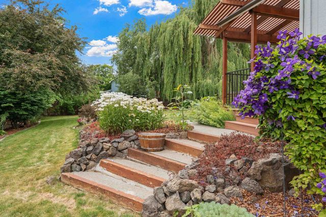 624 Golden Hills Dr, Cheney, WA 99004
