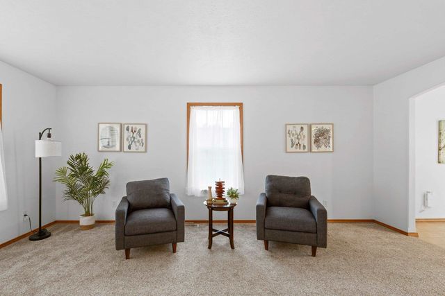 624 Golden Hills Dr, Cheney, WA 99004