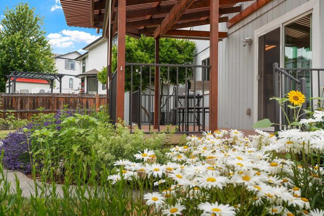 624 Golden Hills Dr, Cheney, WA 99004