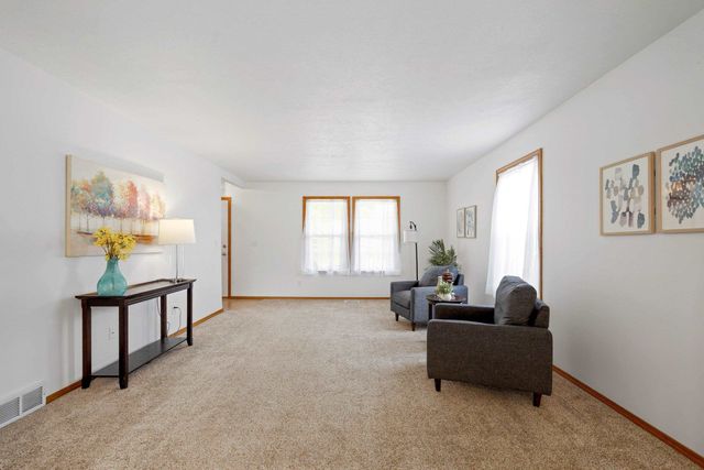 624 Golden Hills Dr, Cheney, WA 99004
