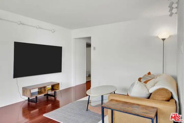 615 E Broadway 304, Long Beach, CA 90802