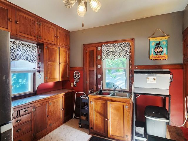506 W SCOTT STREET, Fond Du Lac, WI 54937