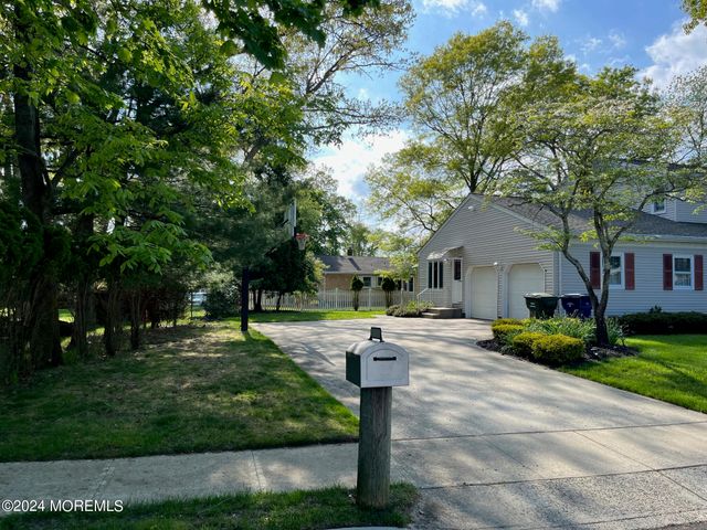 106 Pear Street, Oakhurst, NJ 07755