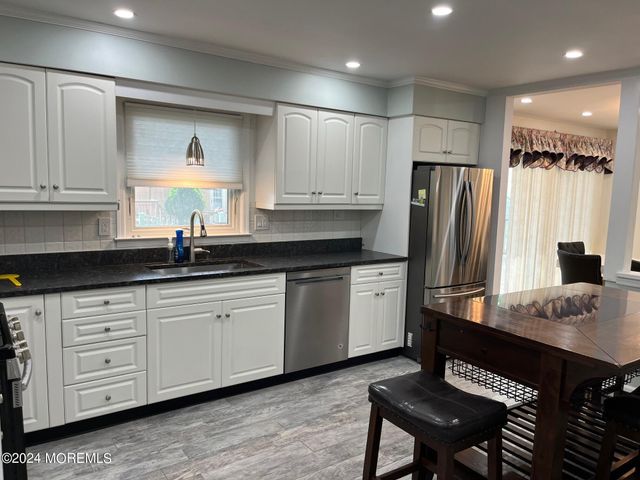 106 Pear Street, Oakhurst, NJ 07755