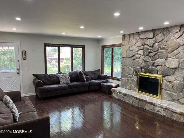 106 Pear Street, Oakhurst, NJ 07755