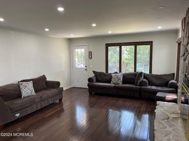 106 Pear Street, Oakhurst, NJ 07755