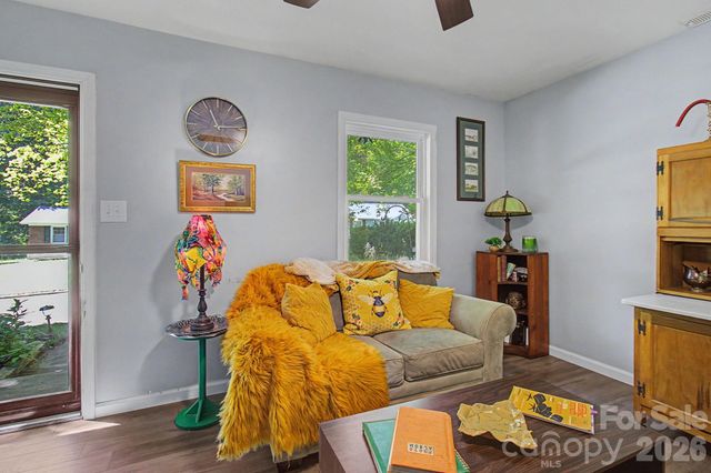 102 Wicklow Drive, Asheville, NC 28806