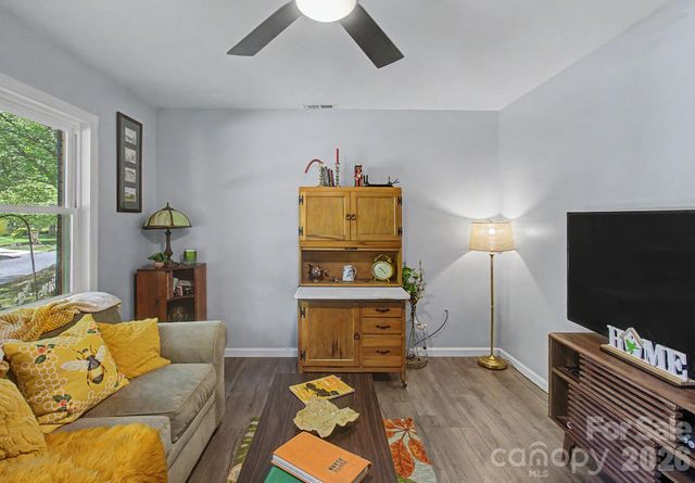 102 Wicklow Drive, Asheville, NC 28806