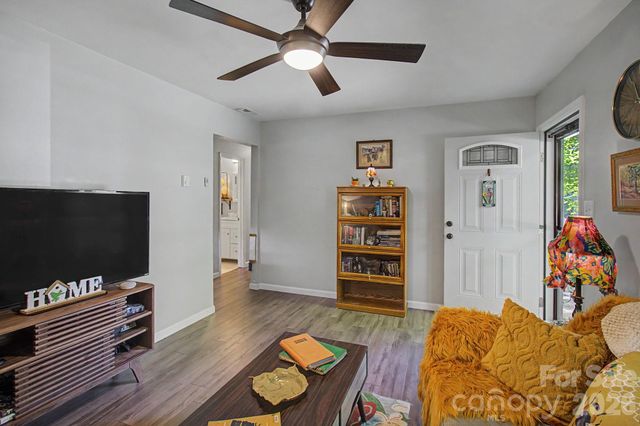 102 Wicklow Drive, Asheville, NC 28806