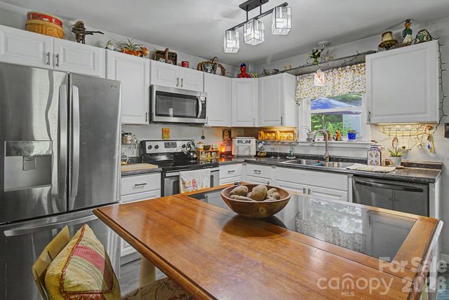 102 Wicklow Drive, Asheville, NC 28806