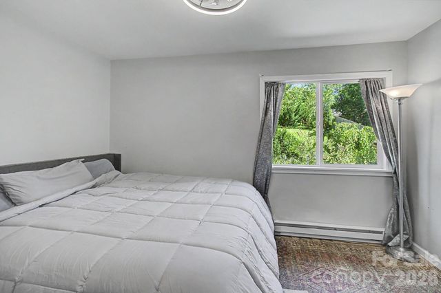 102 Wicklow Drive, Asheville, NC 28806