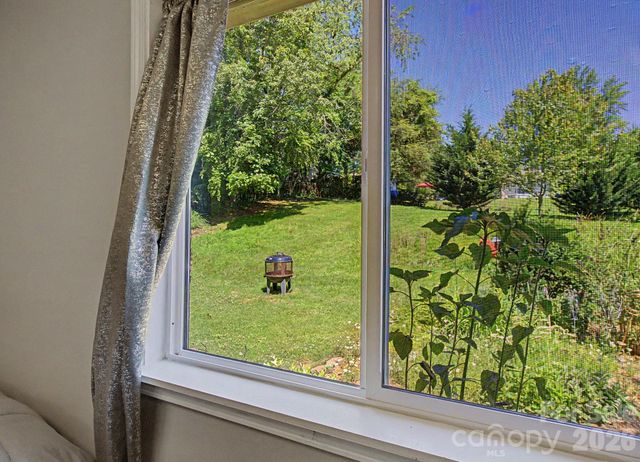 102 Wicklow Drive, Asheville, NC 28806