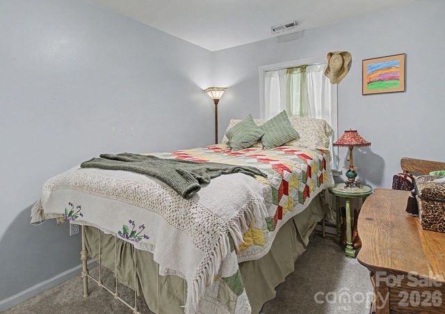 102 Wicklow Drive, Asheville, NC 28806