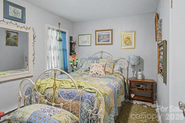 102 Wicklow Drive, Asheville, NC 28806